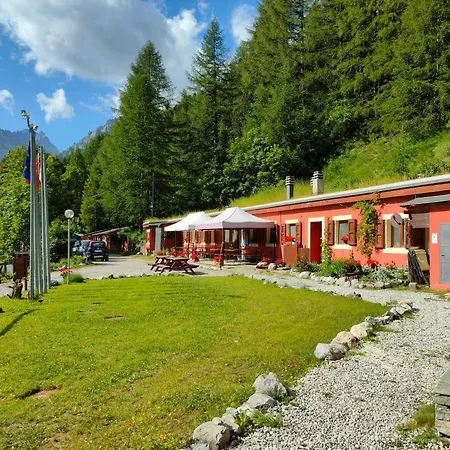 Rifugio Campo Base ホテル