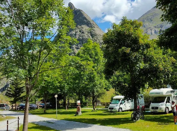 Rifugio Campo Base فندق